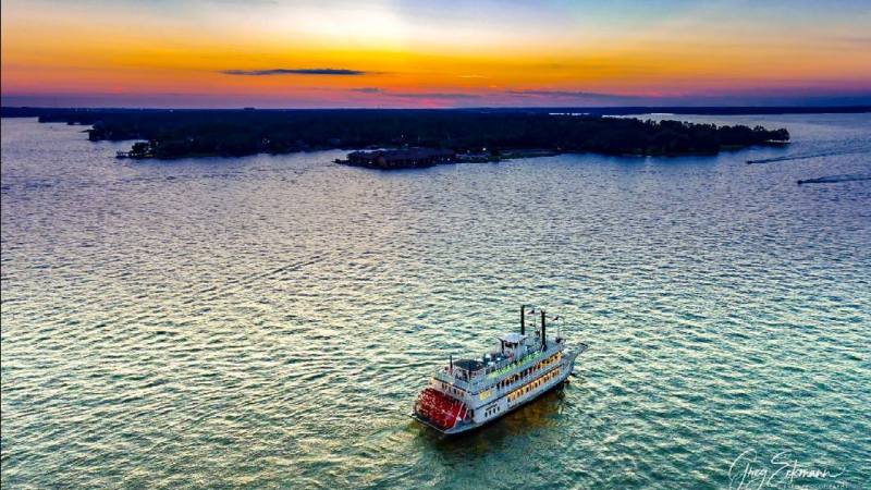 lake conroe party boat